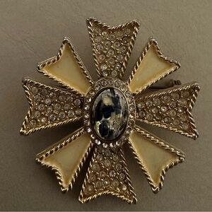 Elegant Gold and Cream Brooch